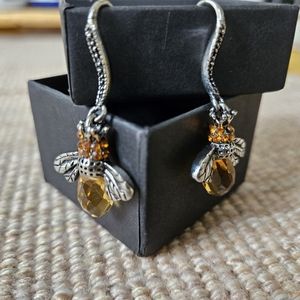 Honey bee earings, brand new